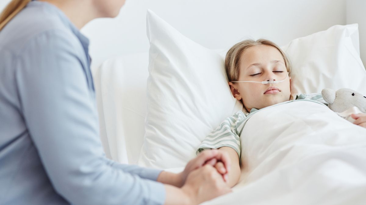 Děti mají při hospitalizaci nárok na přítomnost rodiče. Nepřetržitě